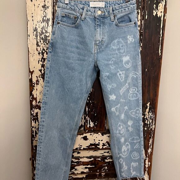 EUC TopShop women’s raw hem graffiti jeans. Size 26. - Picture 1 of 11